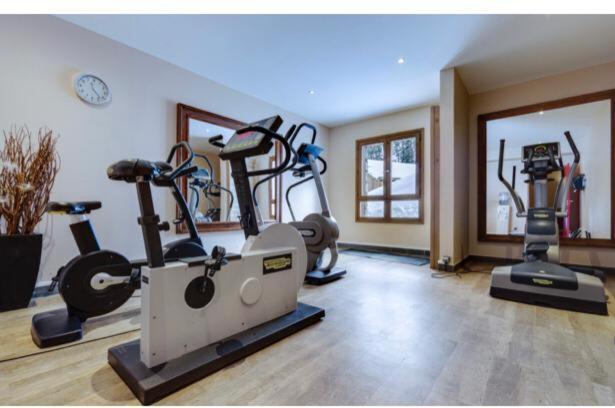 4-5 Personnes Skis Aux Pieds Piscine Interieure Sauna Hammam Apartment